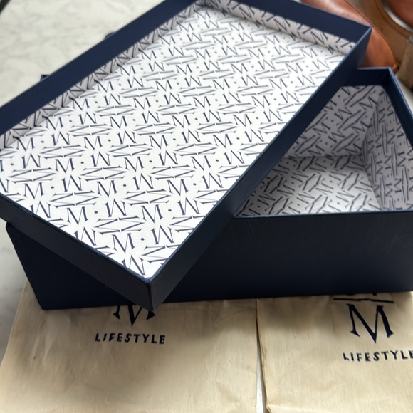 Venetian Leather Loafers 9.5-10D
Cognac with bix and shoe bags and shoe horn - Picture 6 of 6